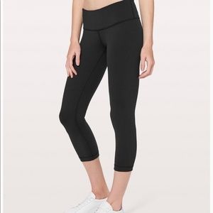 Lululemon Athletica Wunder Under Crop Low-Rise 21"